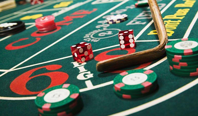Bridging the Gap: Effective Communication in Online Casino Customer Service